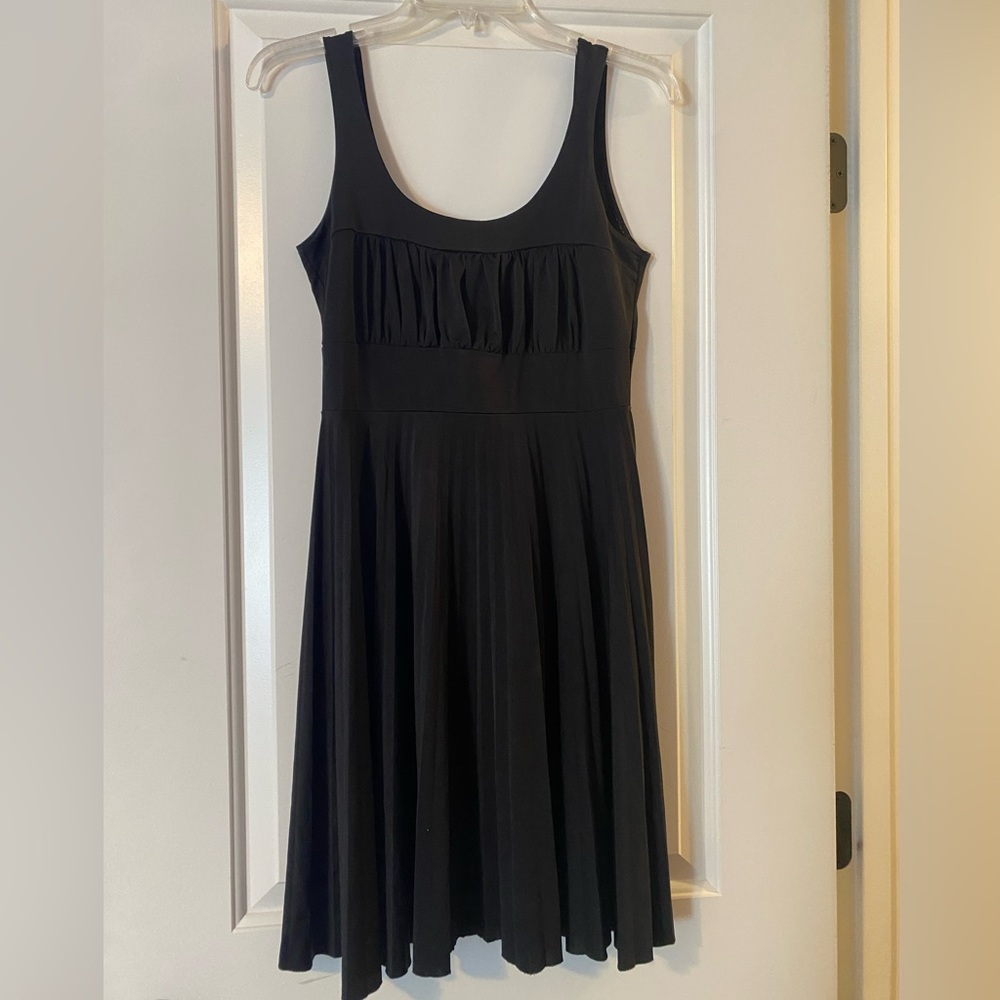 Maitai Elegant Black Sleeveless Midi Dress